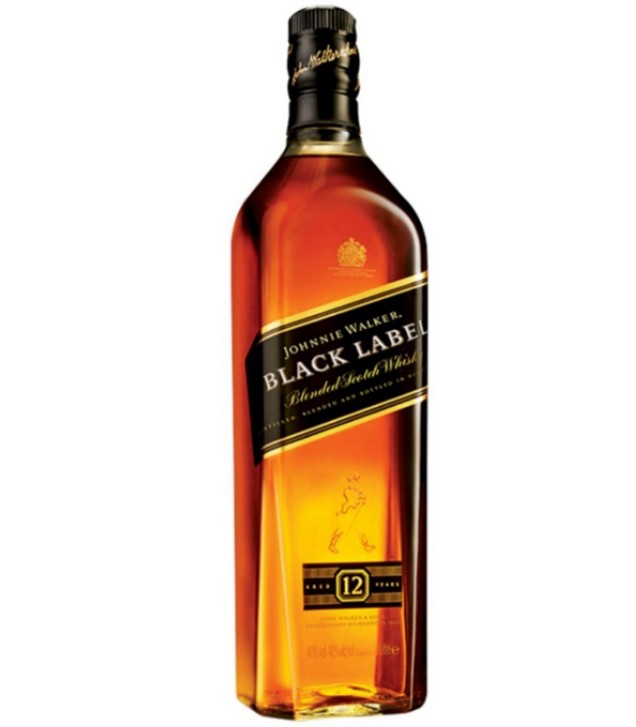 JOHNNIE WALKER BLACK LABEL BLENDED SCOTCH WHISKY 700 ML